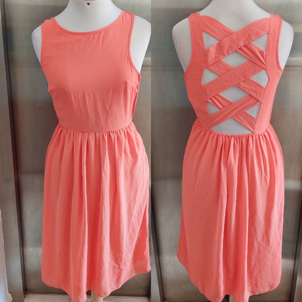 Robe corail sympathique dos fashion taille36 