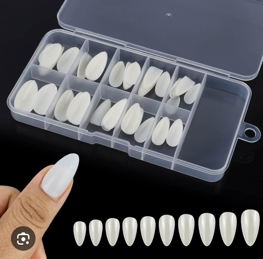 Subliiiiime❤️❤️❤️❤️❤️ 100 pièces de faux ongles blanches différentes tailles avec de la colle  neuuuf 