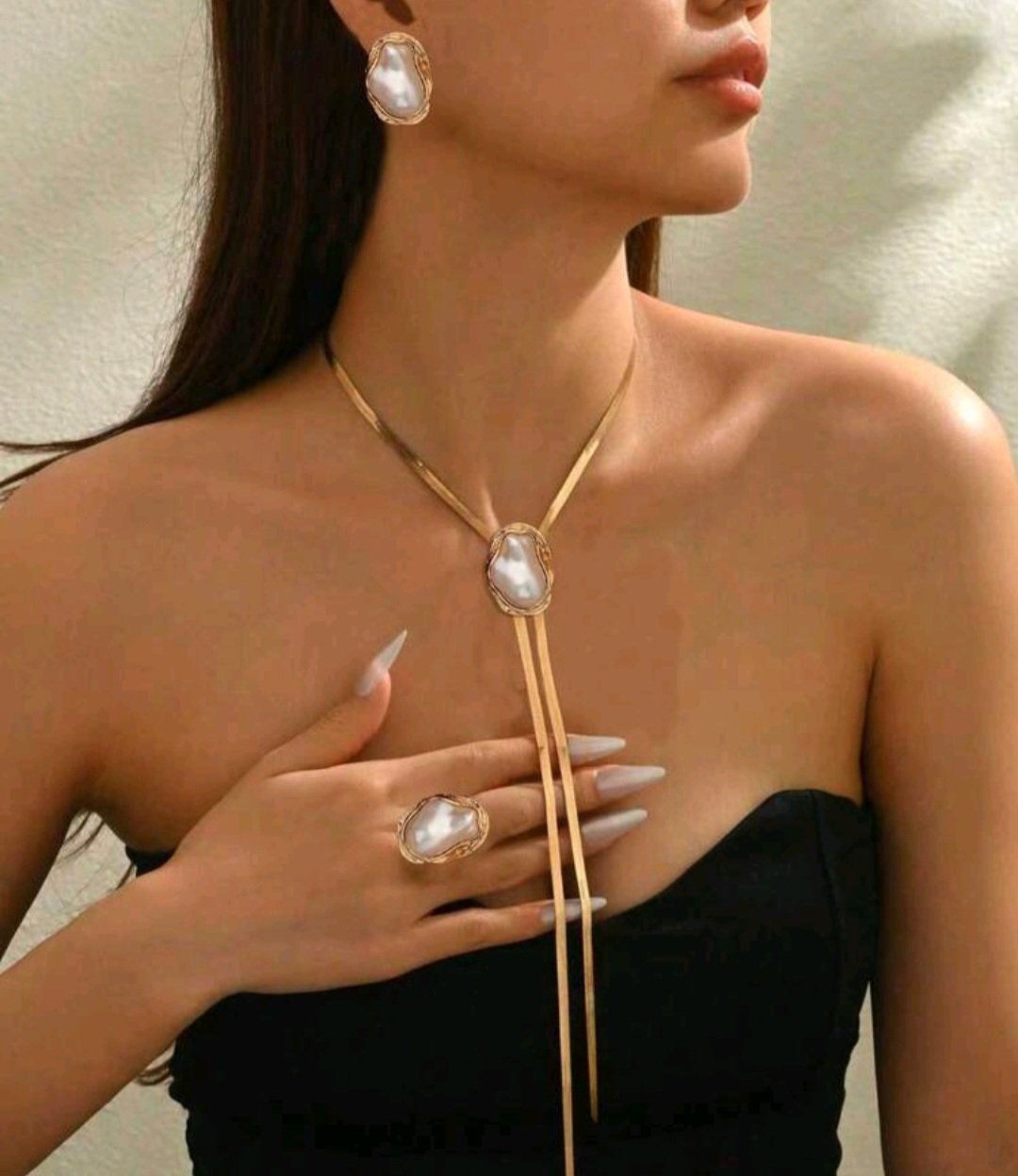 Subliiiiime ❤️❤️❤️❤️❤️❤️parure collier boucles d'oreilles et bague réglable doré avec fausse perles neuuuf 