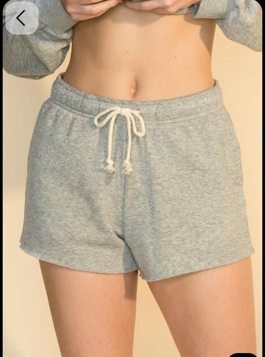 Subliiiiime❤️❤️❤️❤️ short 95% en cotton et 5% viscose taille 44