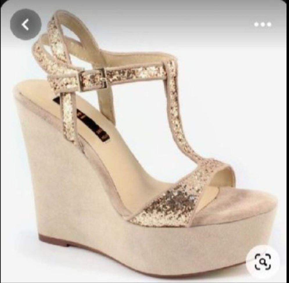 Subliiiiime ❤️ ❤️ ❤️ sandale compensée pailletés doré très souple et confortable pointure 38
