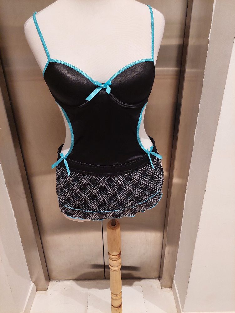 lingerie taille XS  un haut et un string neuf