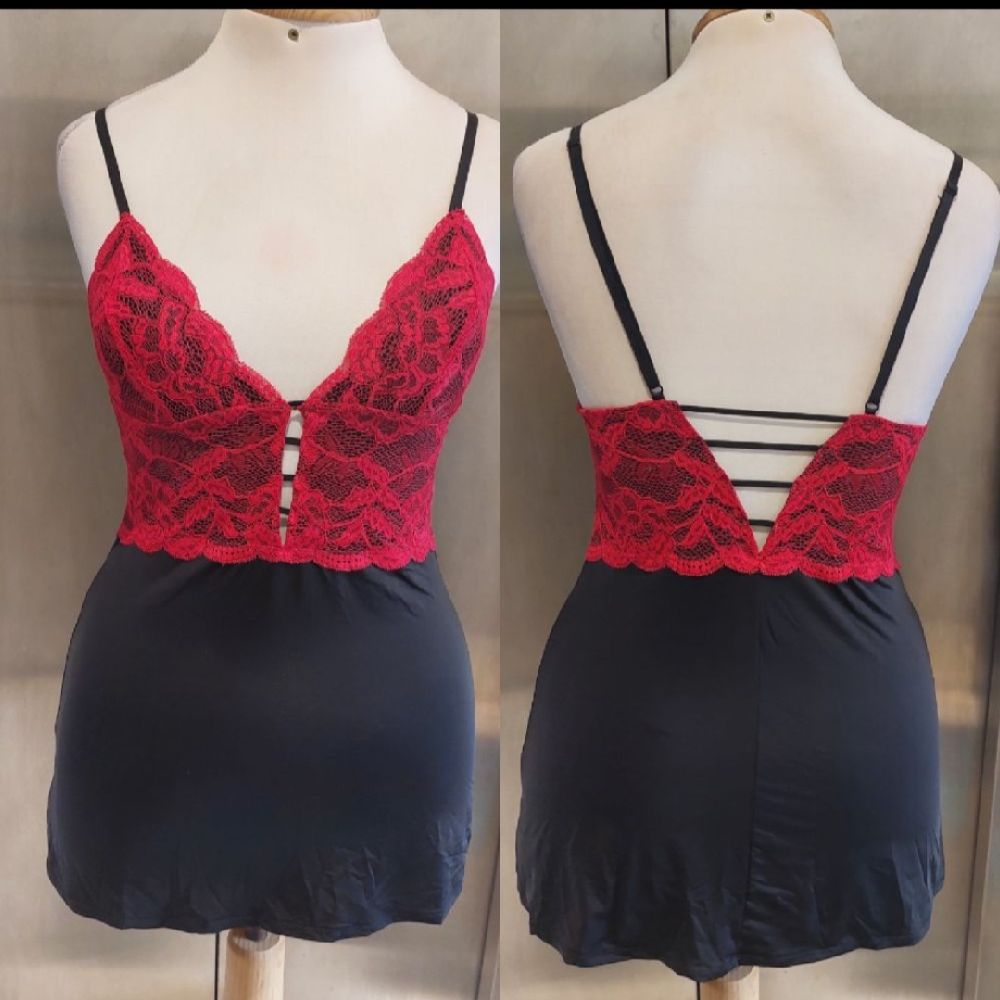 Sublime❤️❤️❤️❤️❤️ lingerie✨️ LA SENZA✨️ nuisette de nuit en dentelles poitrine rembourrée taille 36 avec un string comme cadeau 🎁 