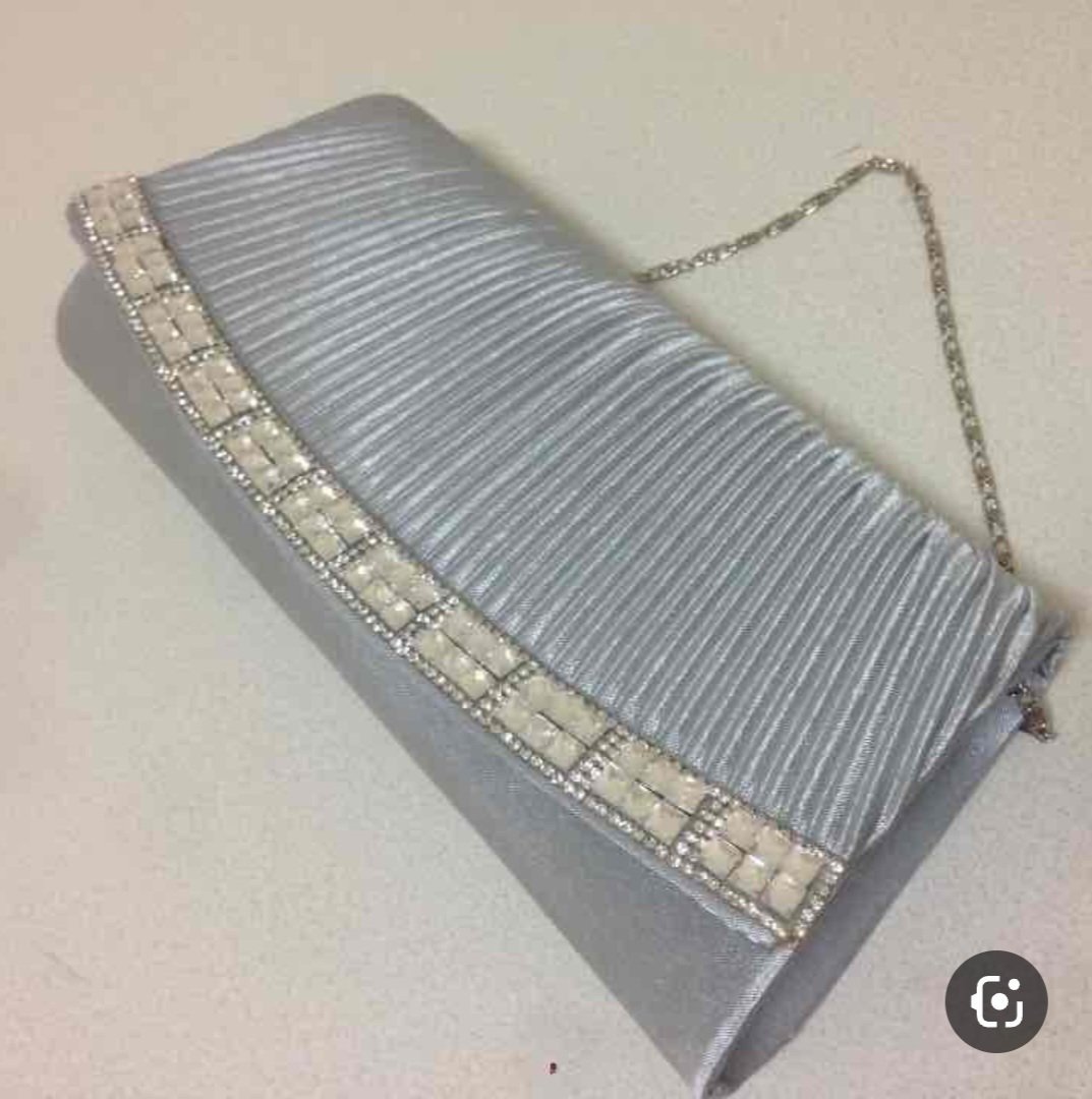 Subliiiiime❤️❤️❤️❤️ pochette de soirée très élégante 