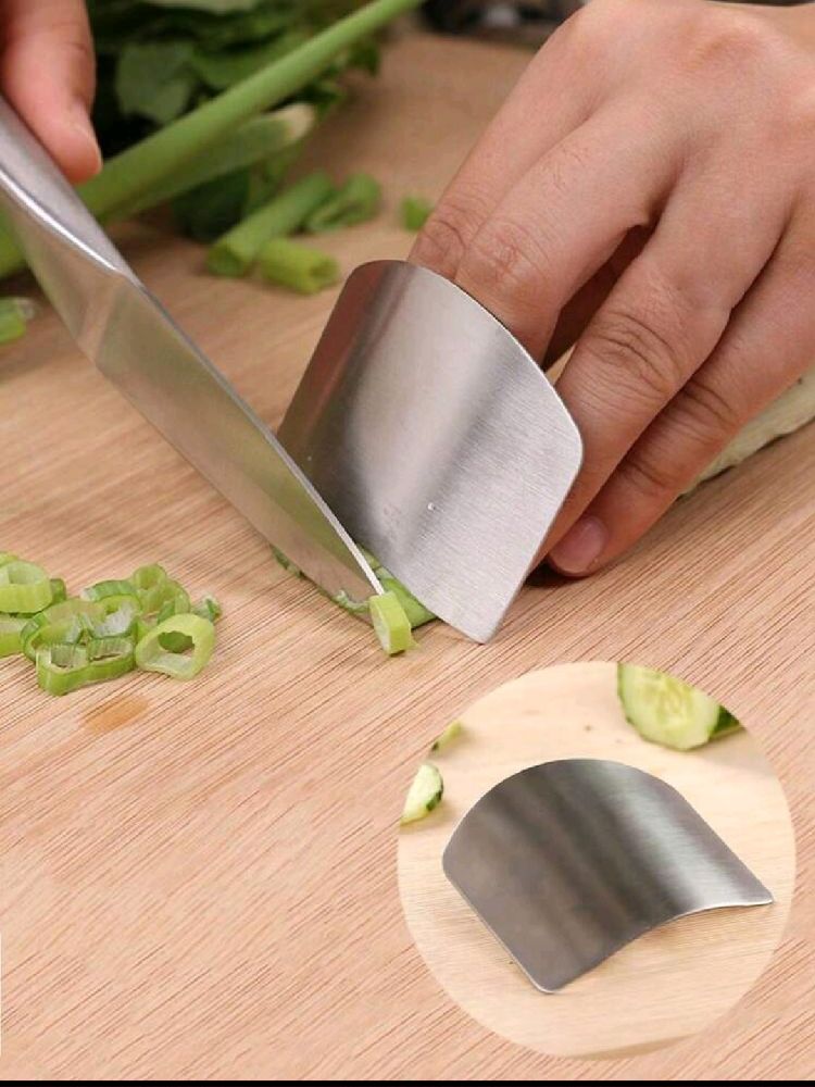 Très pratique Subliiiiime ❤️❤️❤️ protège doigts en acier inoxydable convient pour la tranche des légumes ...neuuuf