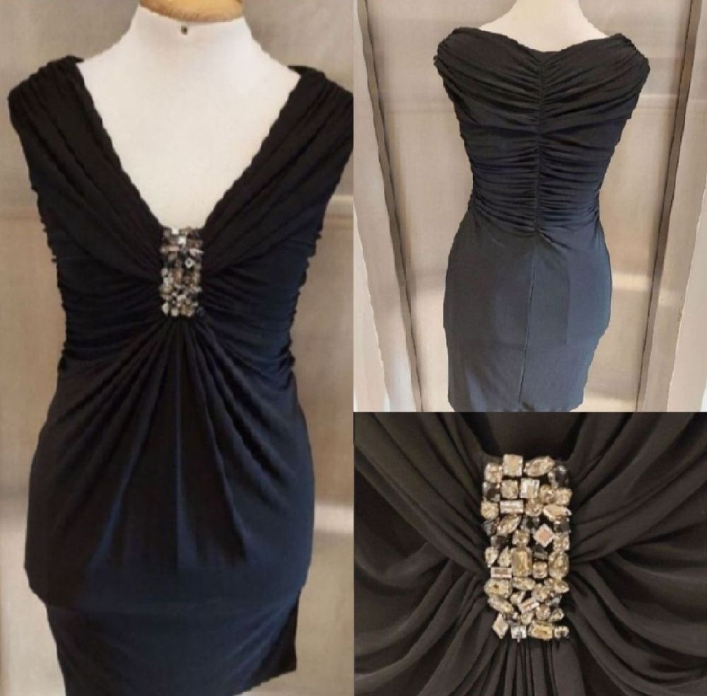 Subliiiiime ❤️ ❤️ ❤️ robe moulante drapée avec des cristaux fashion jamais portée taille 36/38