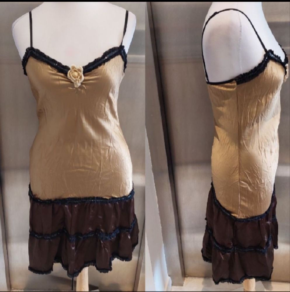 Subliiiiime ❤️ ❤️ robe satinée couleur dégradée taille 36 avec sequins en bas 