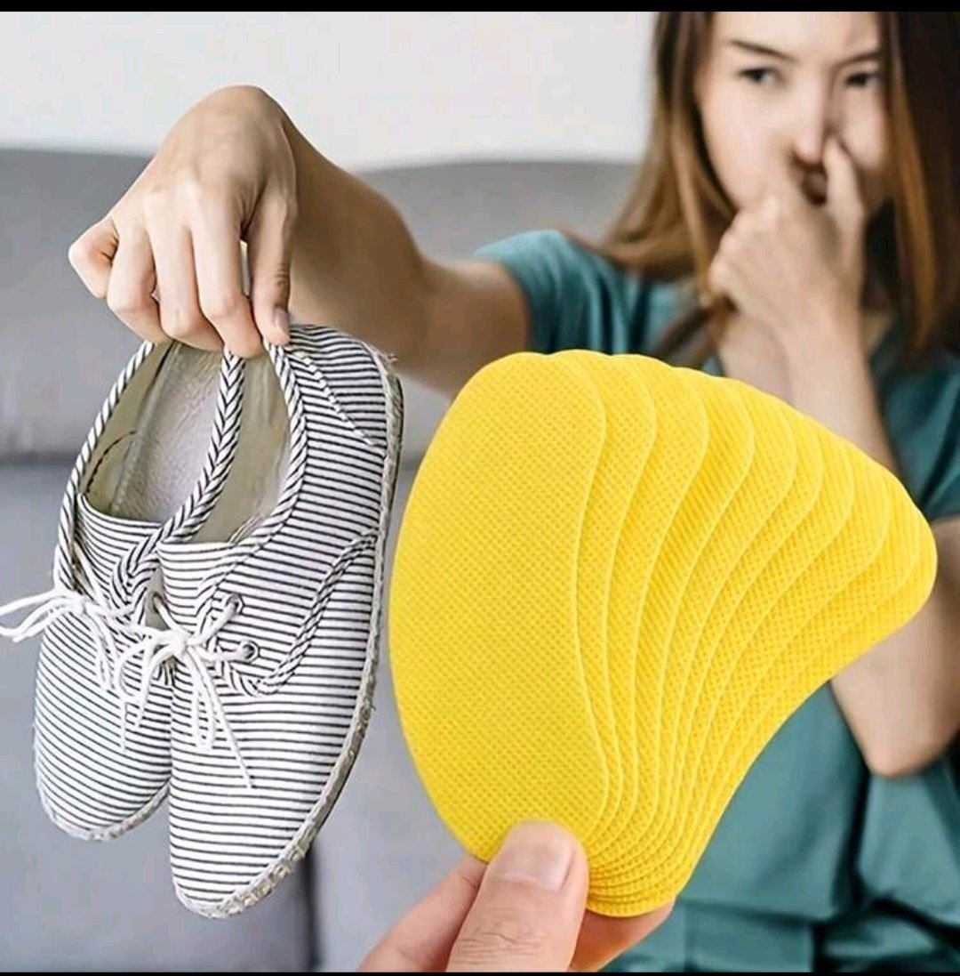 Très efficace pour les mauvaises odeurs pour tout type de chaussures  subliiiiime❤️❤️❤️❤️❤️ 40 semelles adhésives intérieures parfumées ,désodorisants ,absorbe la transpiration neuf