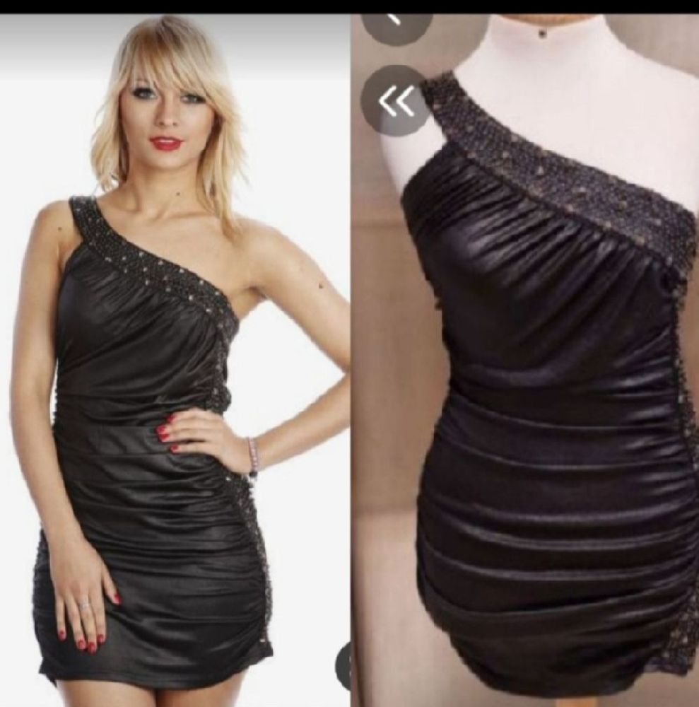 Subliiiiime ❤️ ❤️ ❤️ ❤️ robe je m'en fou en PU taille 38