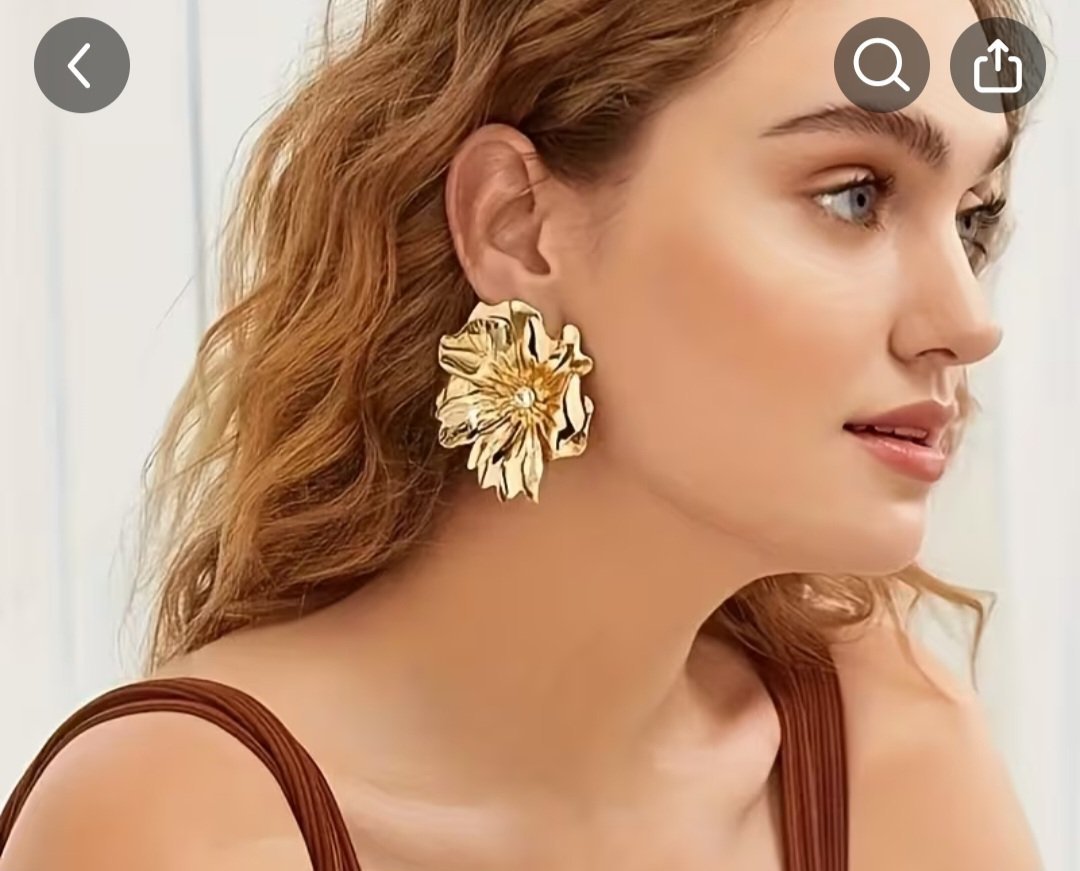 Subliiiiime❤️❤️❤️ boucles d'oreilles en métal doré en forme de fleur orné de faux diamant 