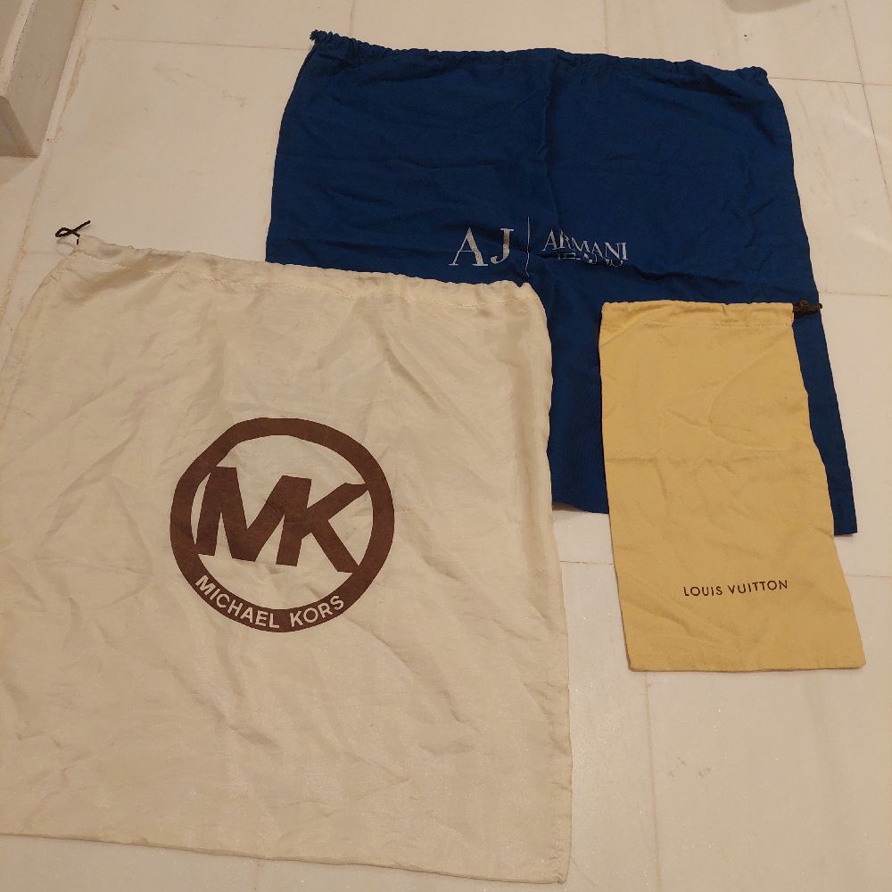 ❤️❤️❤️ 3 DUST BAG 🌟❤️🌟Michael kors🌟❤️🌟/Louis Vuitton  🌟❤️🌟Armani