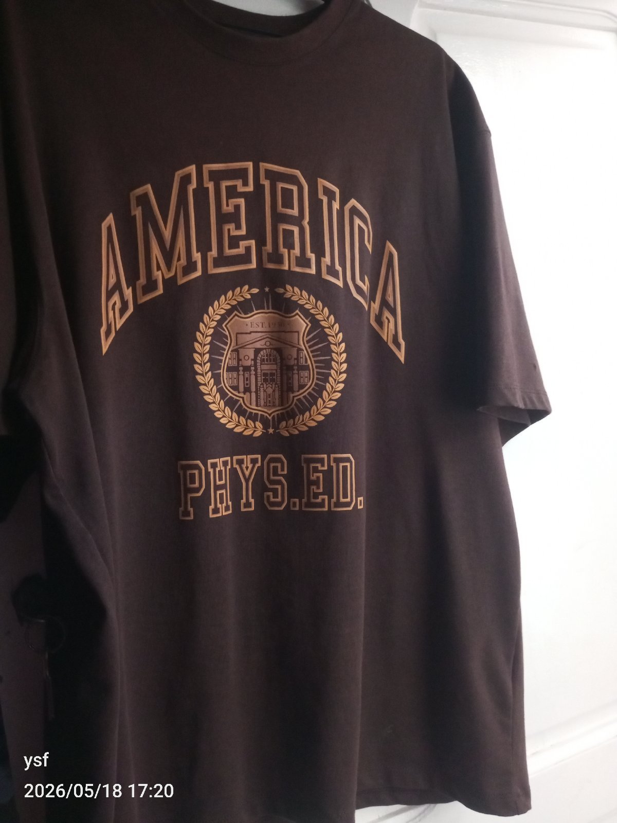 T shirt brown 🟤
