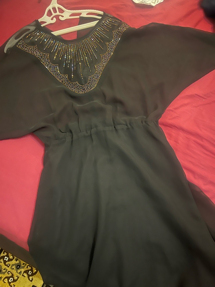 Belle robe avec broderies