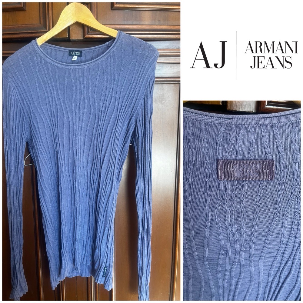 Tres beau pull Armani Jean