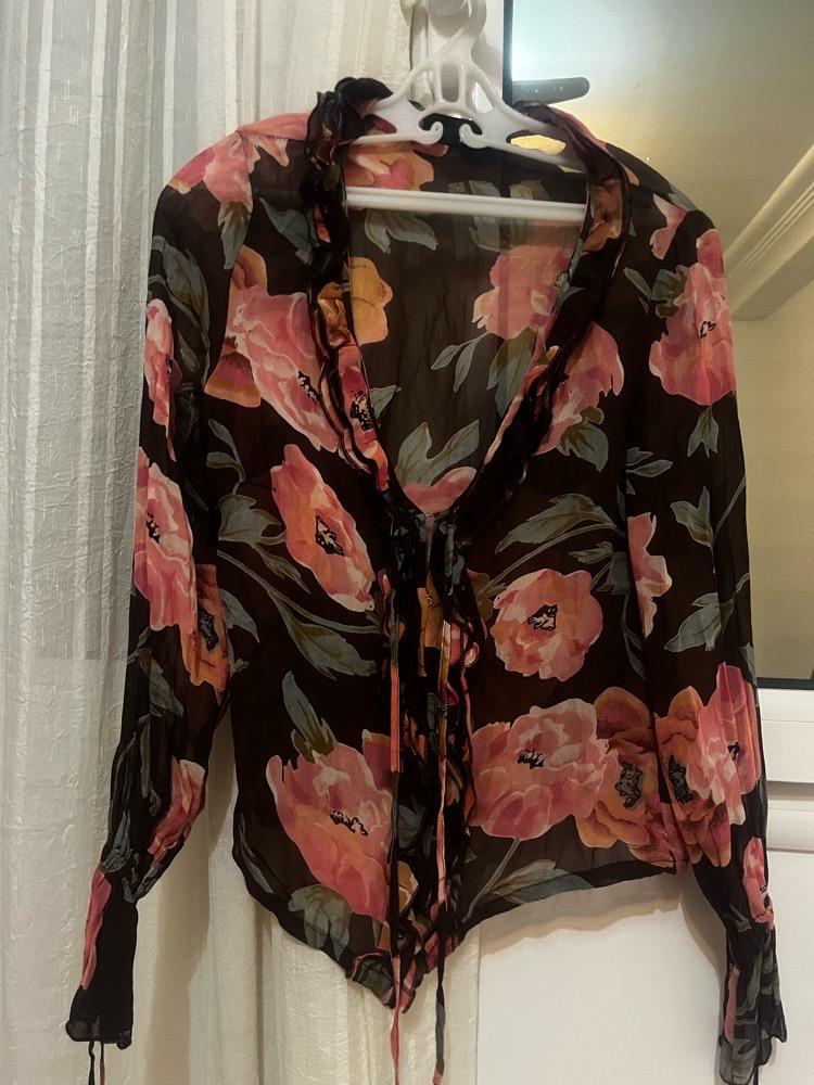 Tres belle blouse fleurie