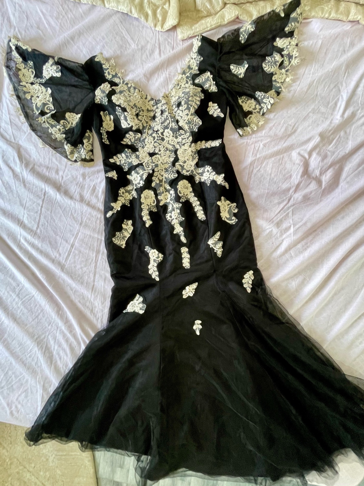 Longue robe soirée noir style sirène portée 2 fois état presque neuf