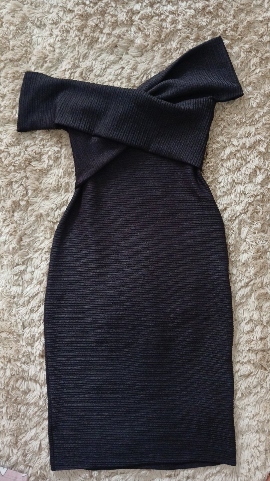 Robe soirée ,mi-long simple, col en V croisé