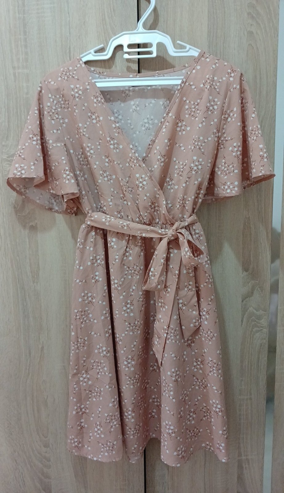 Robe femme croisée A manche papillon avec ceinture