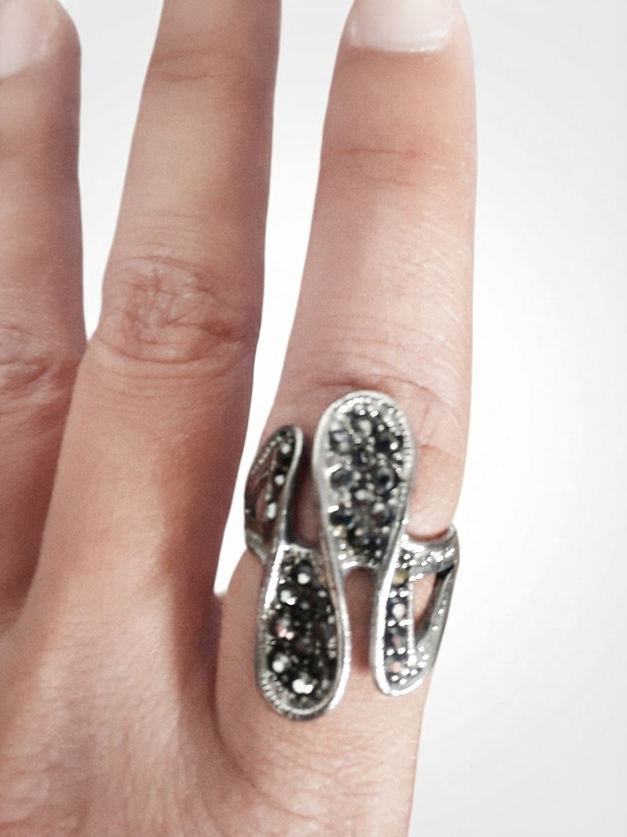 Bague double ouverte argentée ornée de strass ✨