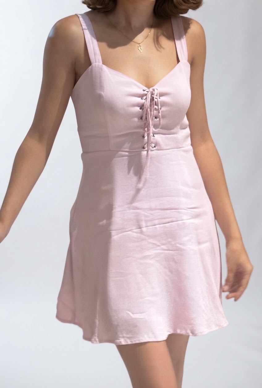 Robe courte rose pastel à lacets / décolleté corsage 🌸