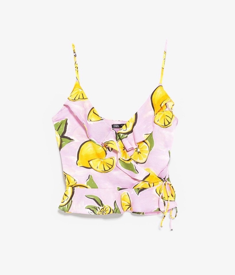  crop top satiné avec une coupe portefeuille 