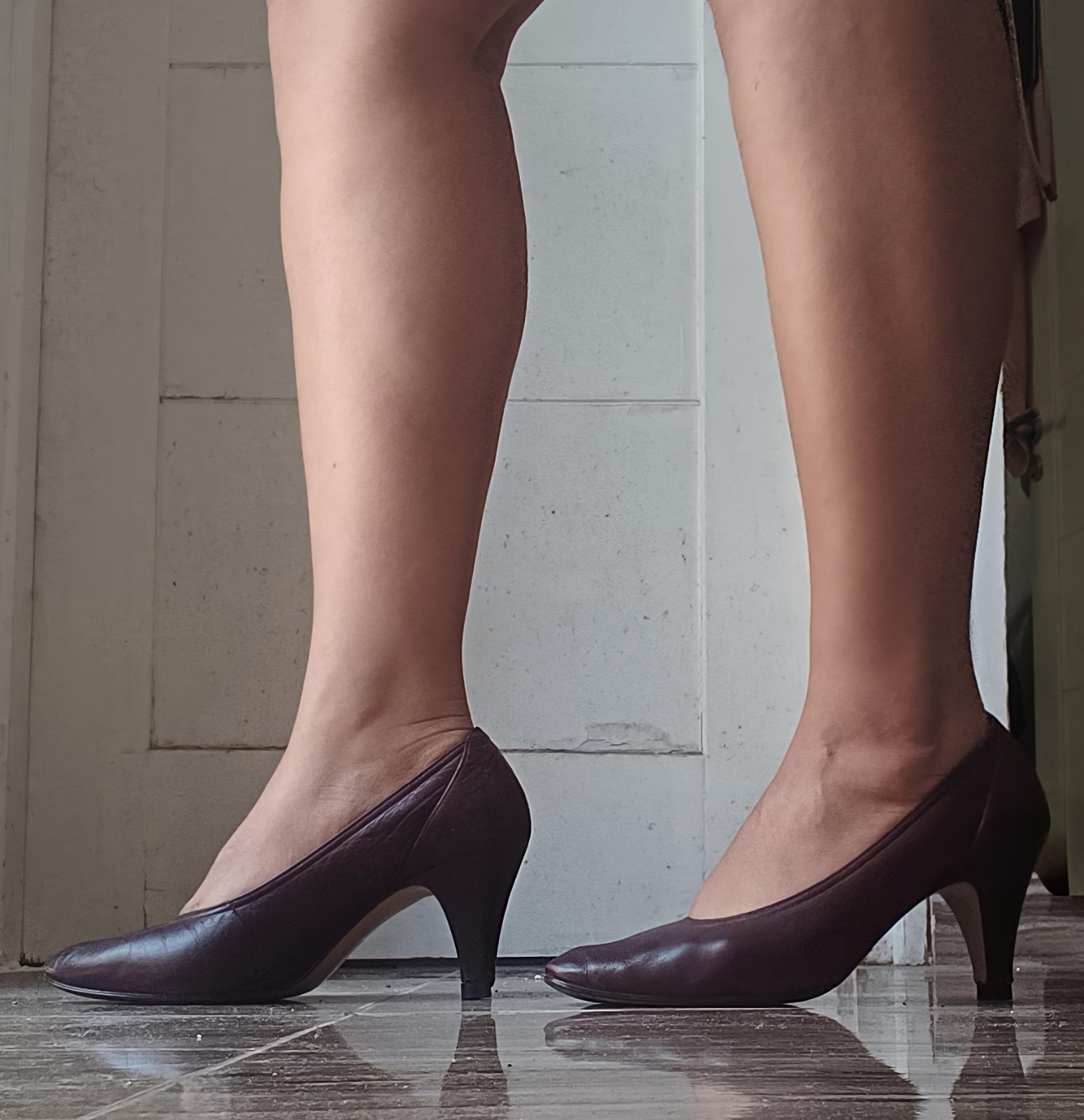 Classic dark red heels 
