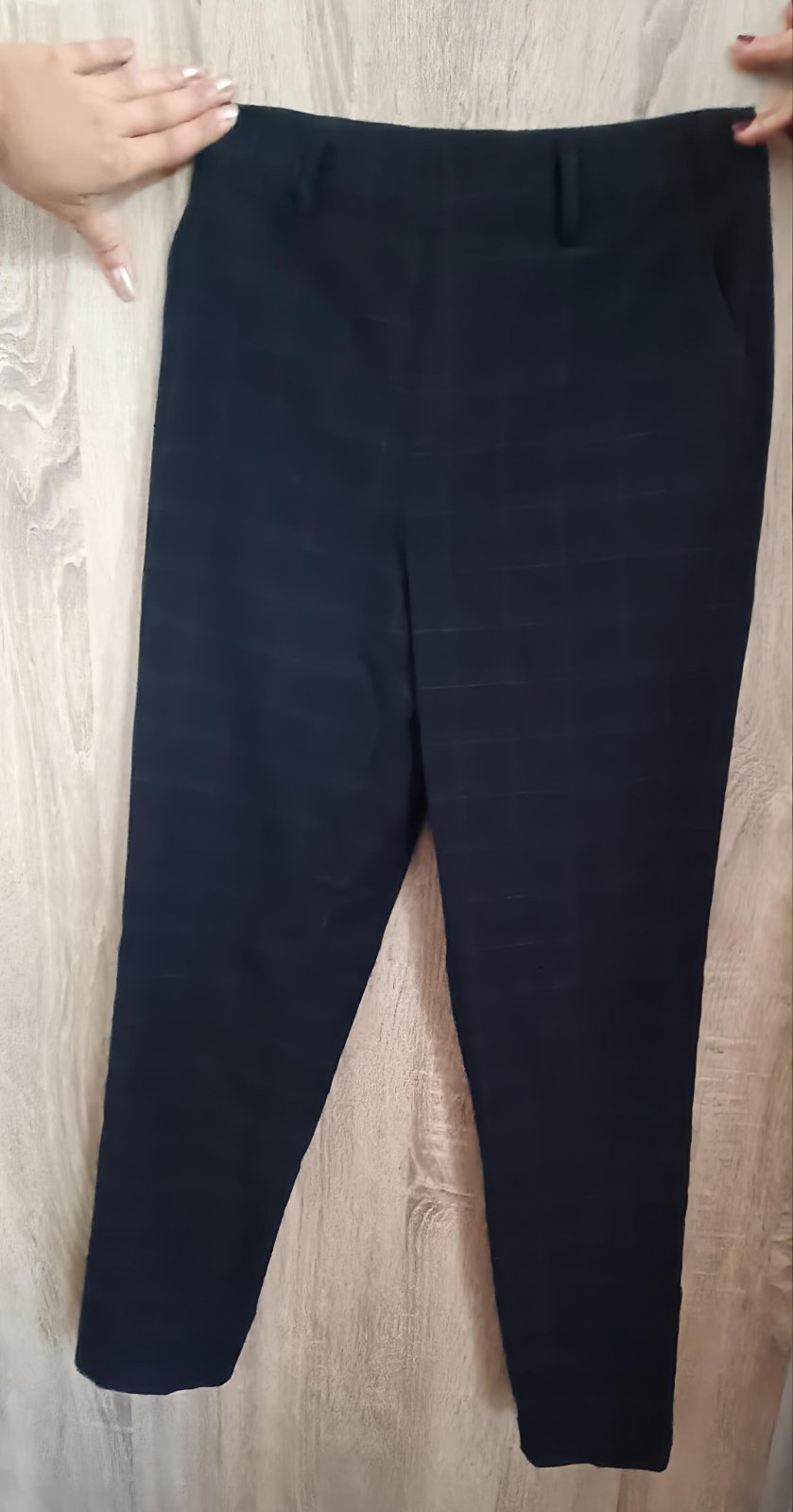 Office trousers chic for sale! 