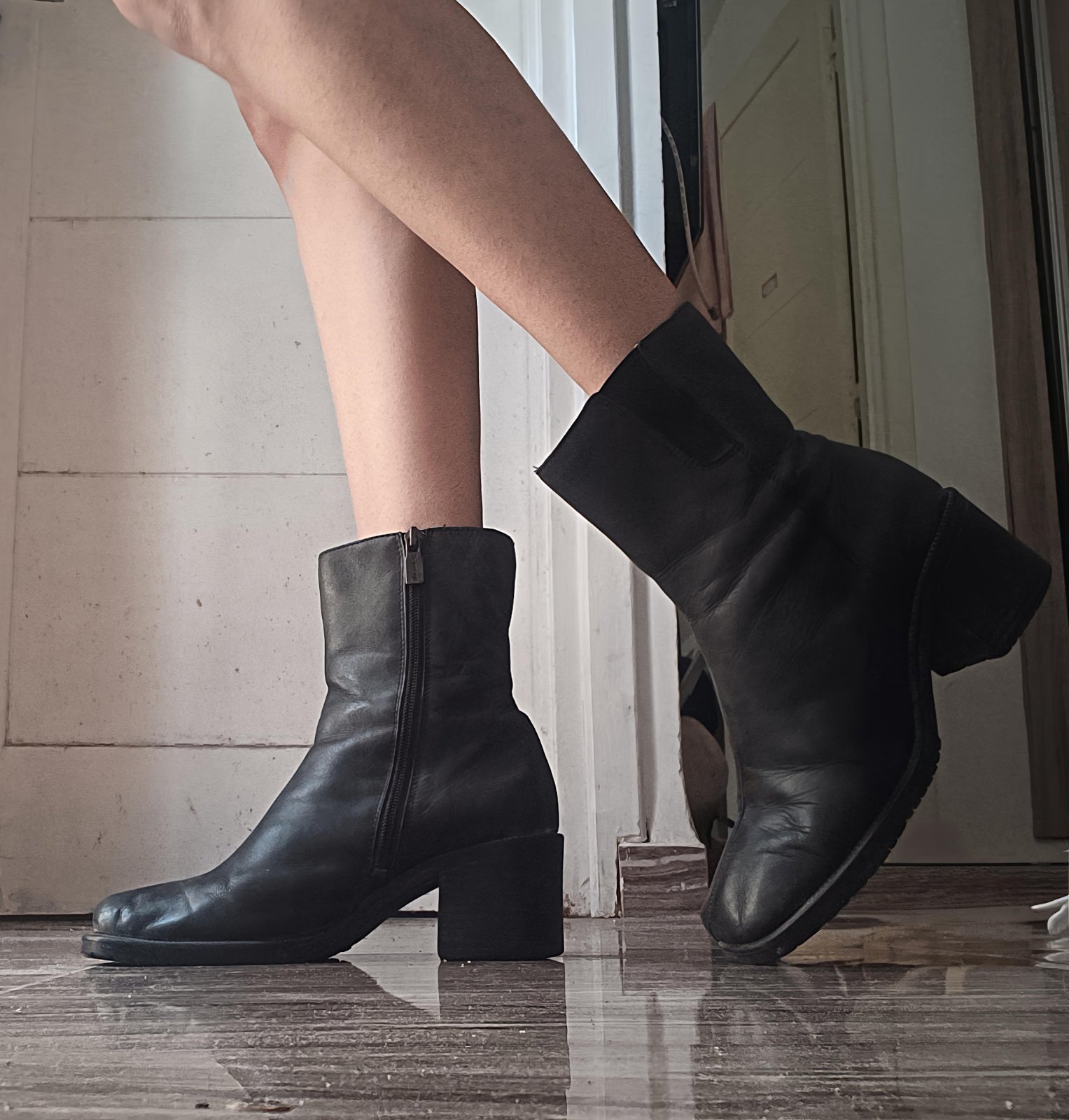 Leather black boots