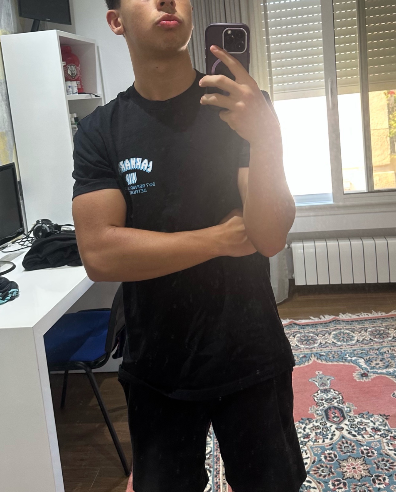 Pull noir