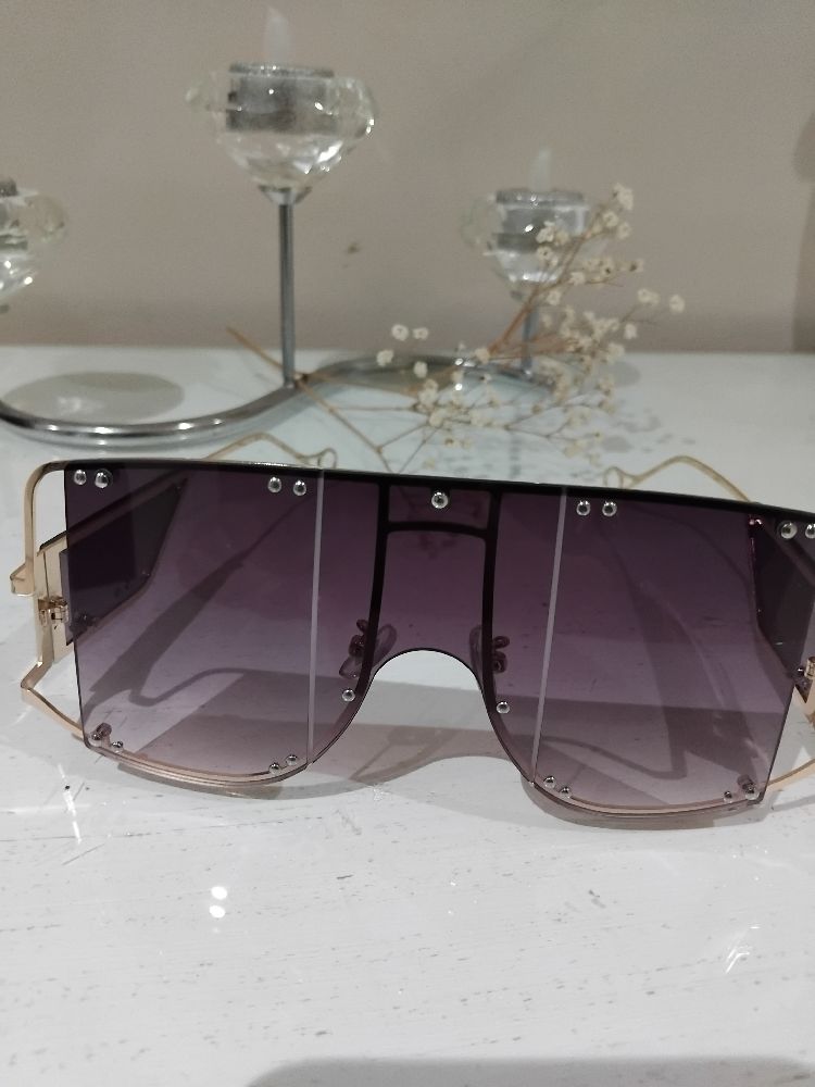 Lunettes De Soleil Surdimensionnées Pour Femmes À Grosse Base Pour Hommes Y2k, Lunettes De Soleil Carrées Vintage Punkesques À Grandes Montures En Métal De Rivet  De Plage UV400