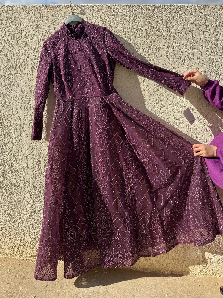 Robe longue violette avec strass – Jamais portée 👾💜