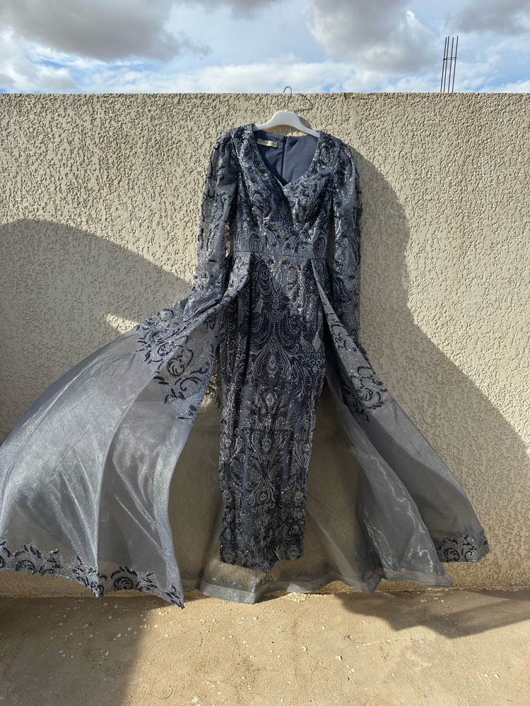 Made by turkey 🇹🇷 Robe longue grise avec strass et fente✨💎 — Jamais portée
