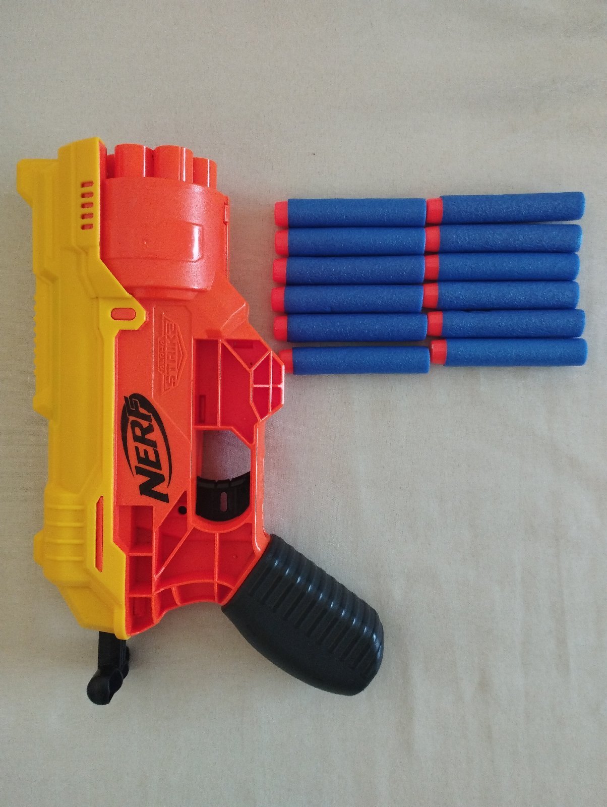 Nerf avec 12 fléchettes 