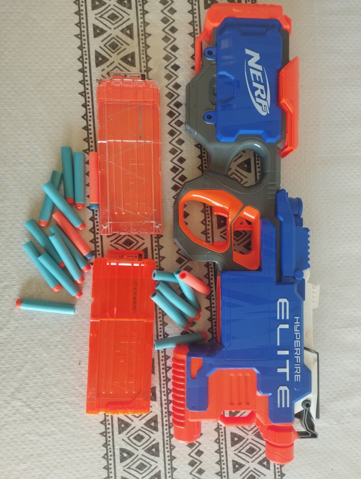 Nerf Hyperfire+ 2 chargeurs et 24 fléchettes ®️