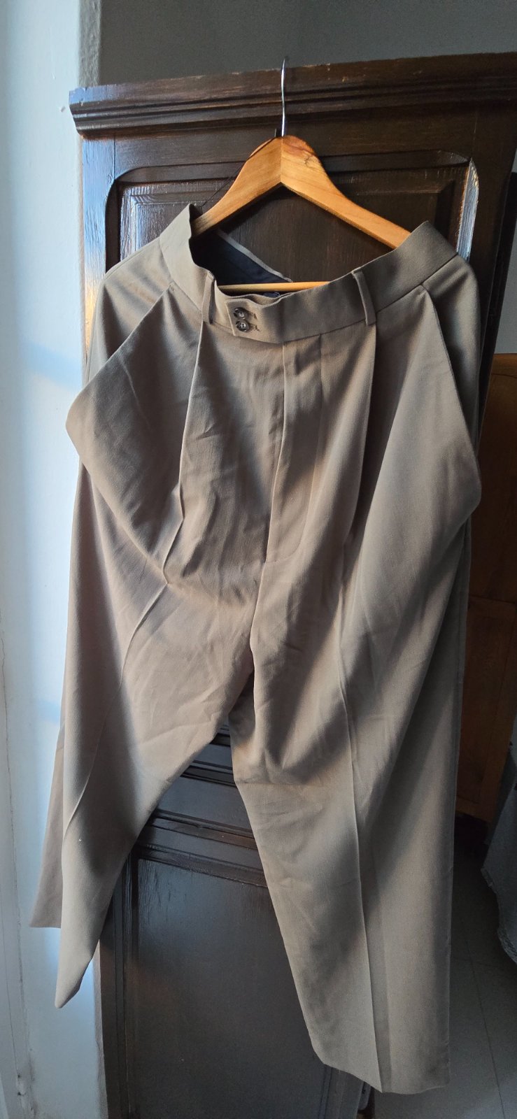 Pantalon taille haute à pinces homme
