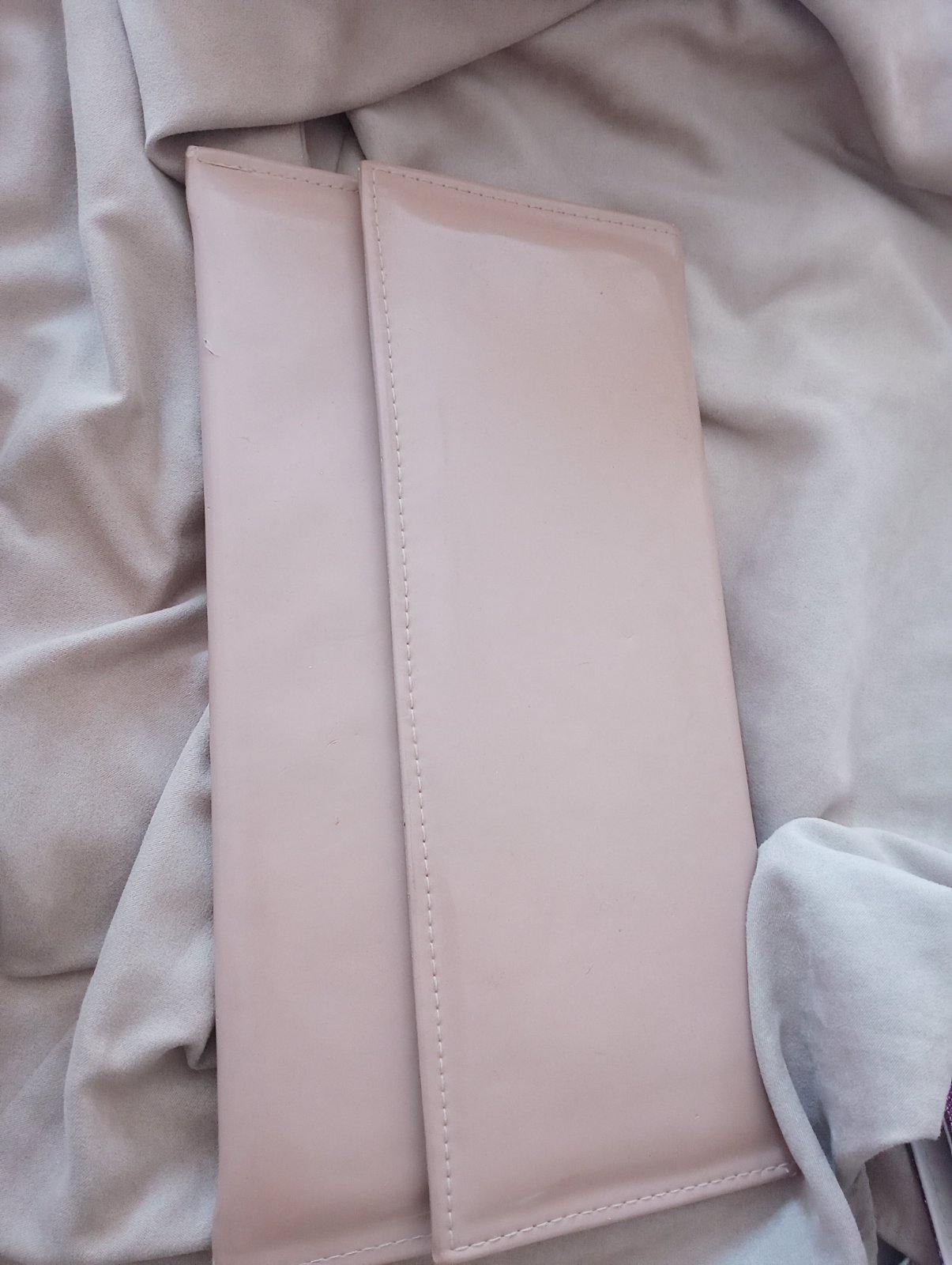 Pochette beige vernis 