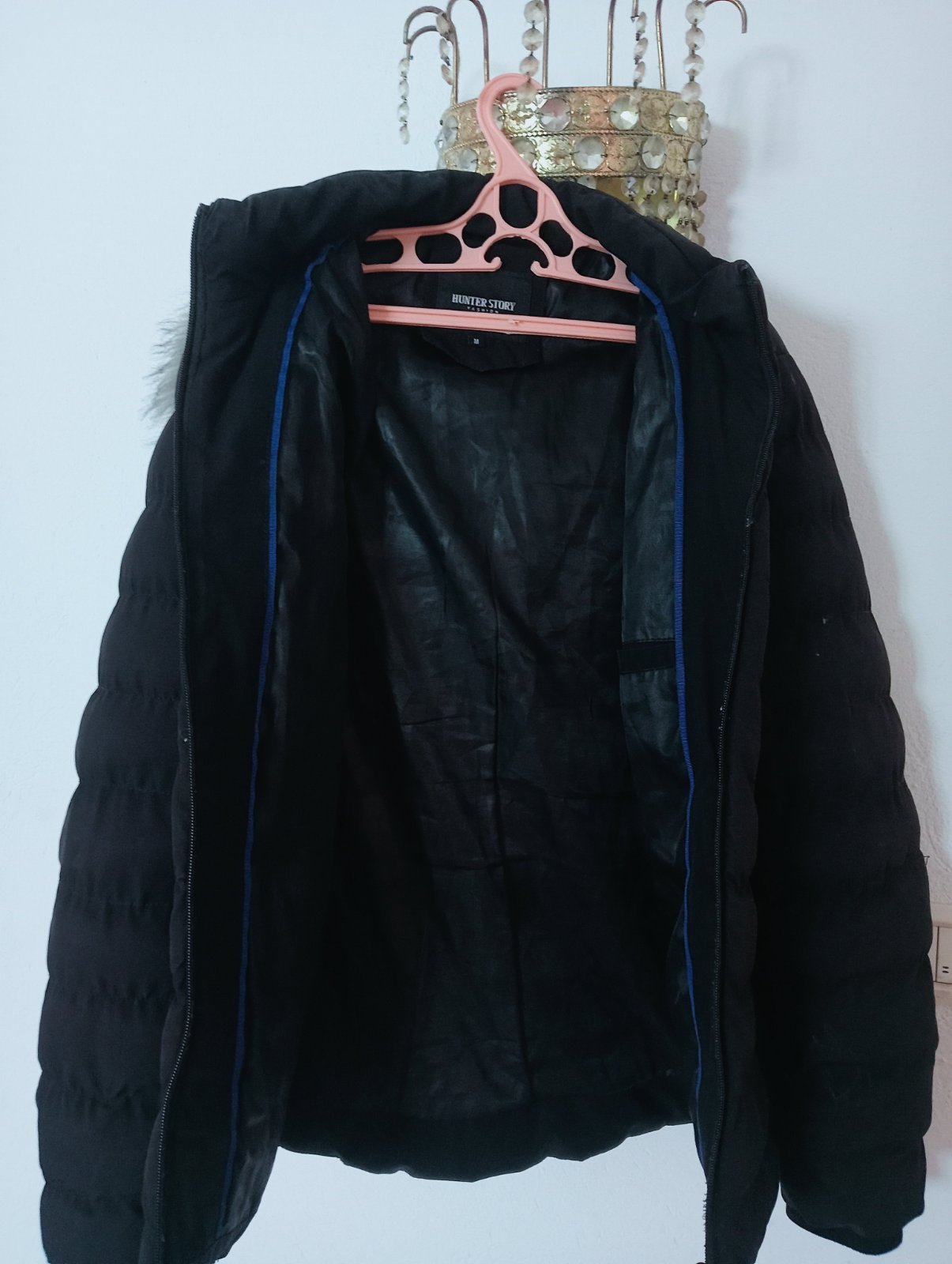 Veste noir bel capuche 