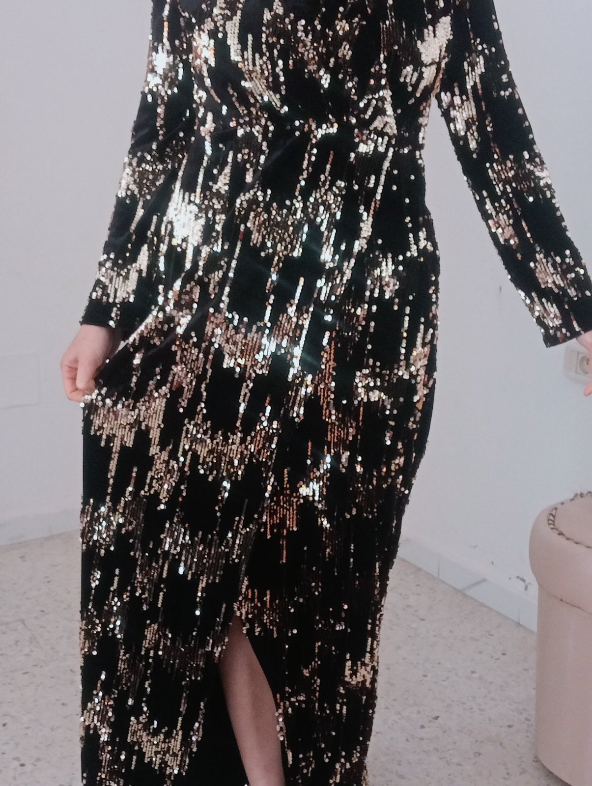 Robe soirée doré longue porte feuille avec manches longues très élégante 🌟🌟