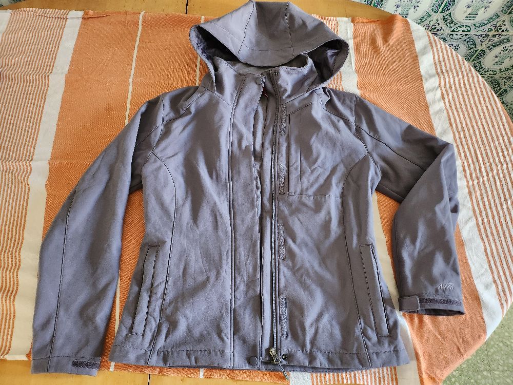 AVIA windproof shell jacket🥰