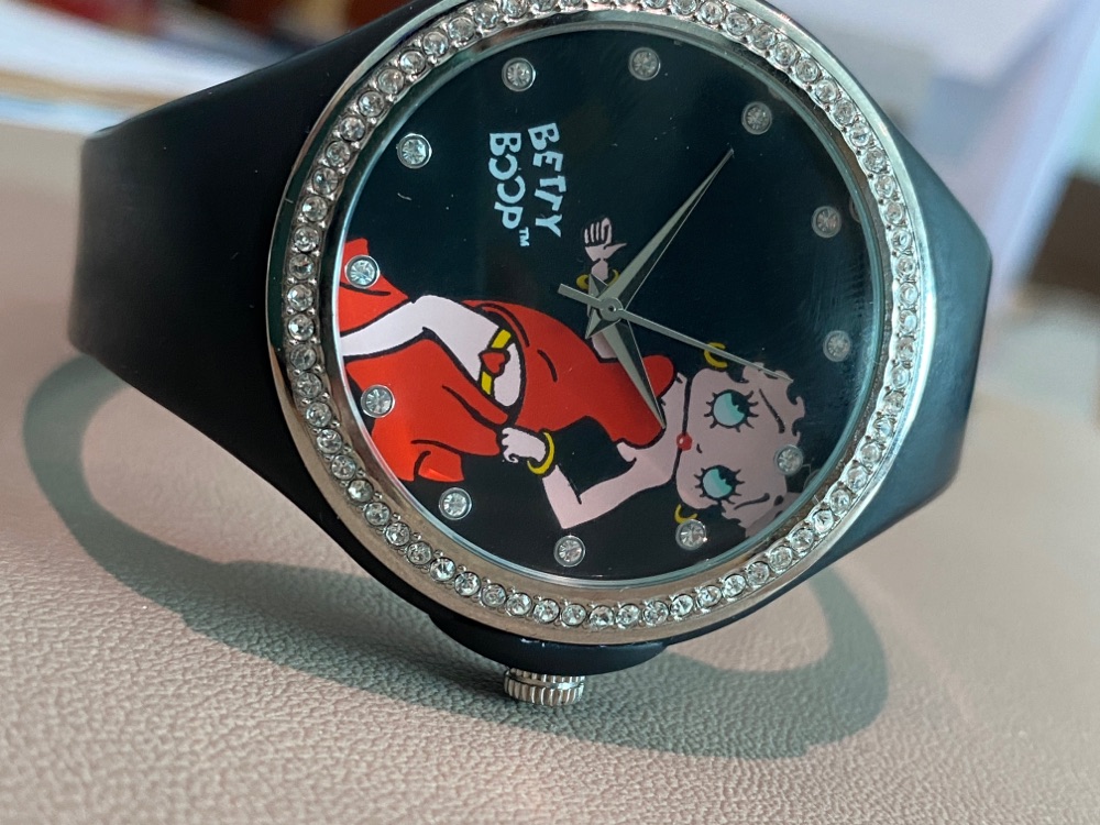 Montre femme noire