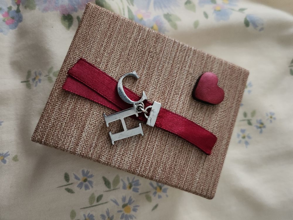 Accessoire carolina herrera 😍😍😍😍😍😍😍😍