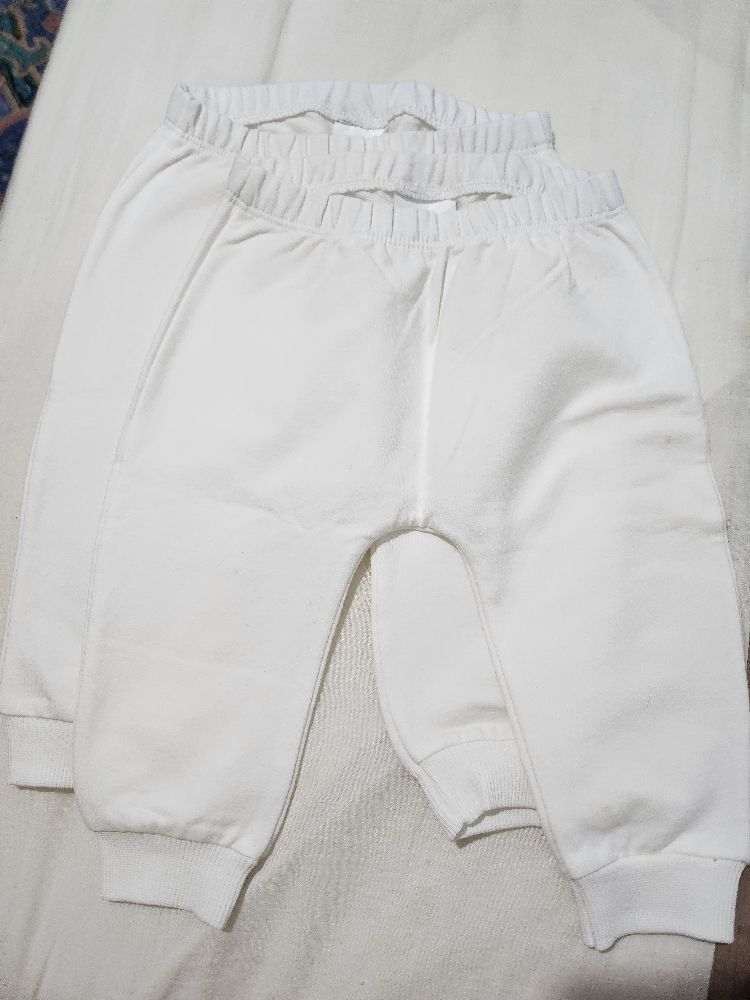 Pontalon de 6 a 9 mois🥰🥰