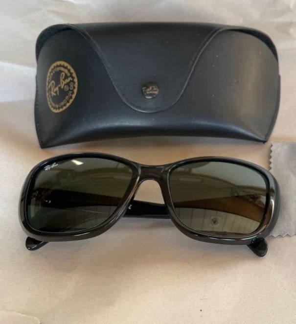 Lunettes de soleil RAY BAN 4174 🌞😎