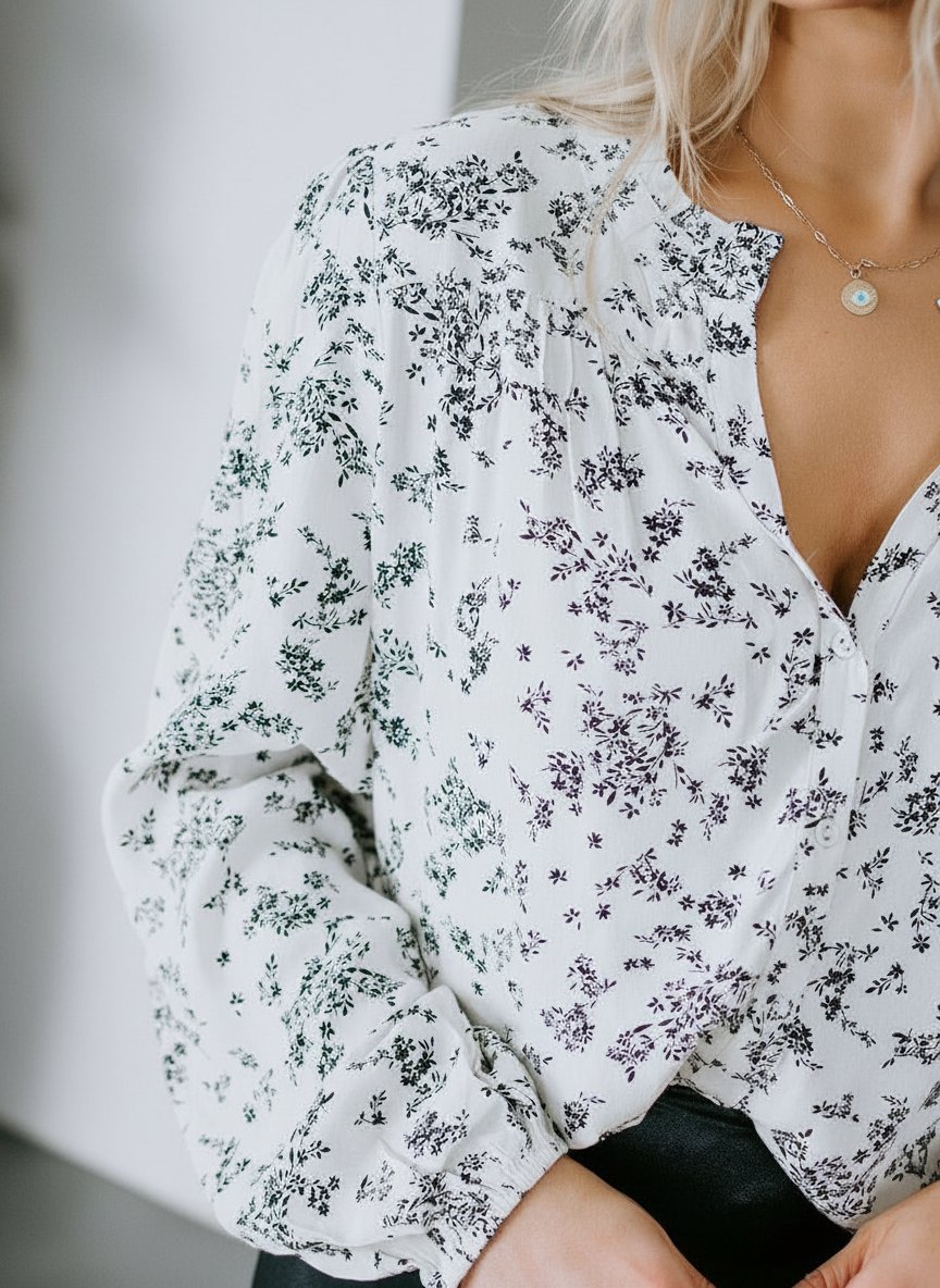 Chemise fleuri en noir à vendre