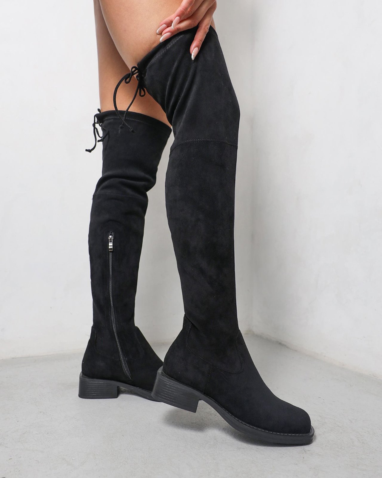 High knee boots flat