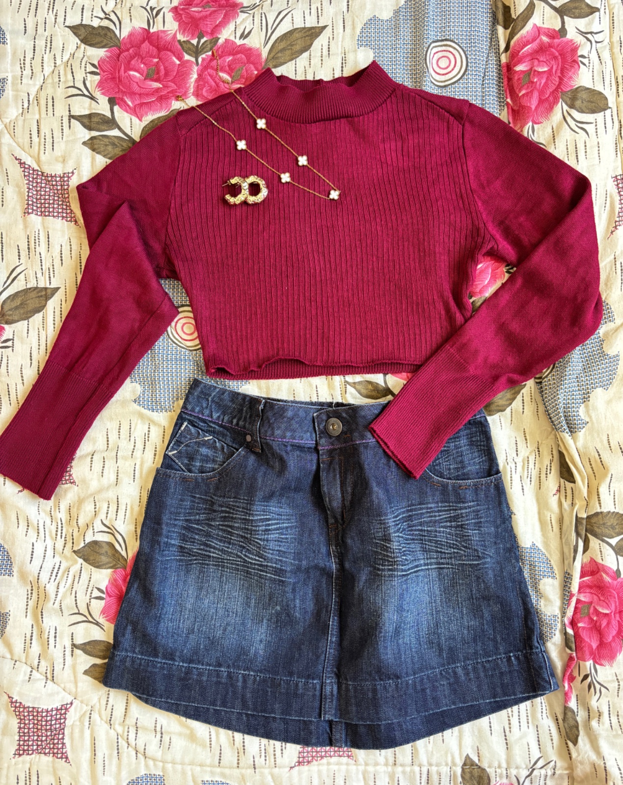 Outfit skirt and top burgendy