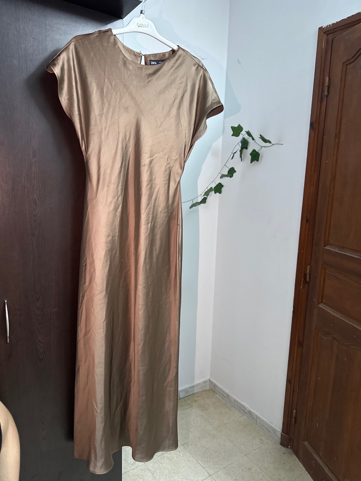 Robe za3bena de chez zara en satin 