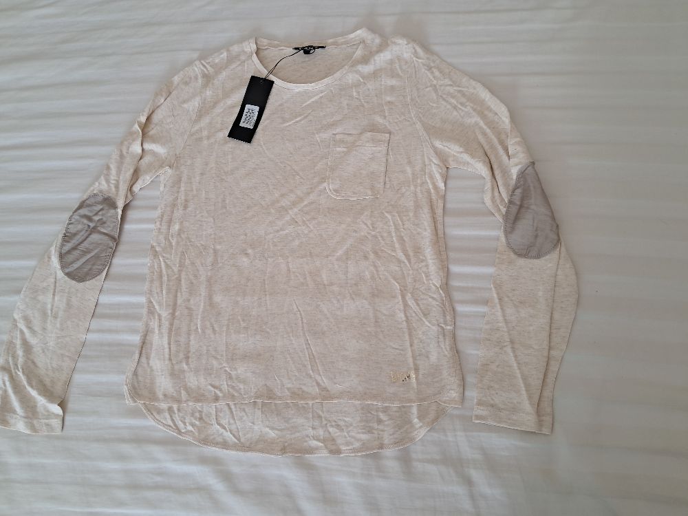 Tee shirt