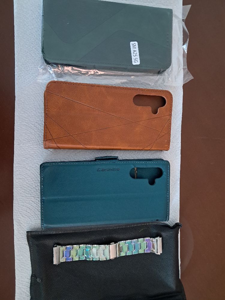 Cache portable A25 avec bracelet SmartWatch 