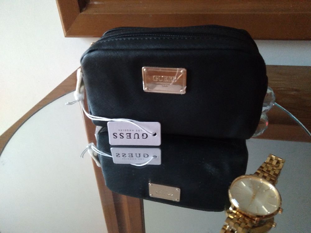 Trousse de maquillage authentique guess